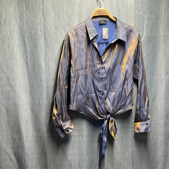 Milk & Honey blouse Size large NWT - Picture 2 of 7